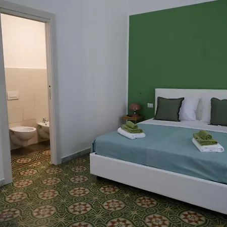 Agroom ゲストハウス 3*